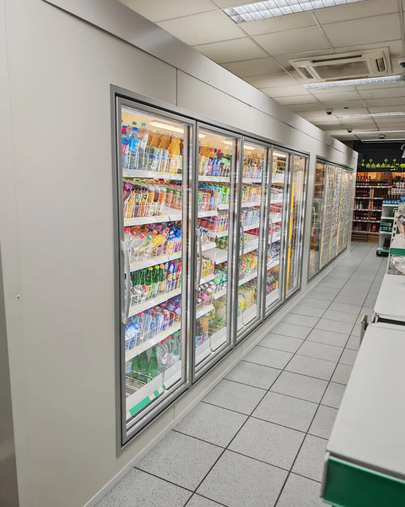 Installation de meubles frigorifiques professionnels par Yooza